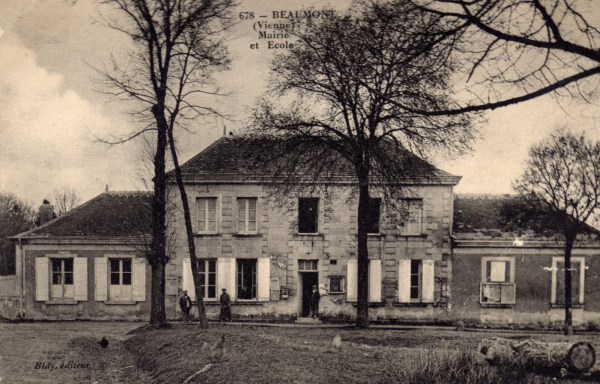 carte postale de la mairie-école
